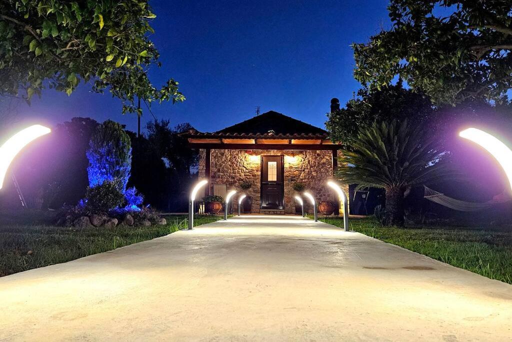 Patras Stonehouse With Large Yard - Πέτρινο Σπίτι Με Αυλή Villa Paralía Exterior photo
